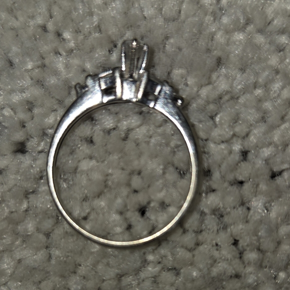 Kay Jewelers Silver Marquise Cut Ring Size 7 - Picture 4 of 5